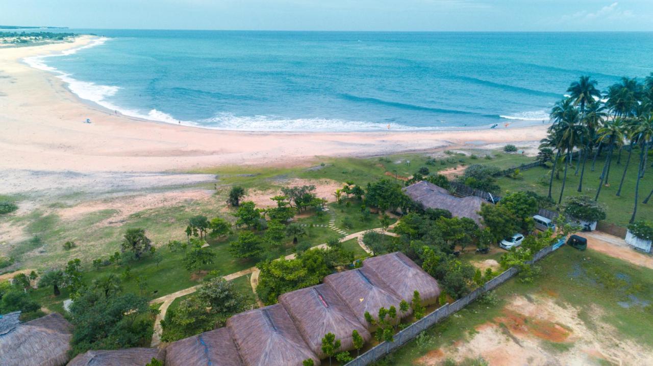 Blue Waters Hotell Arugam Kudah Eksteriør bilde
